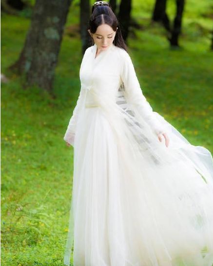 盤點五位古裝最仙明星：楊冪、趙麗穎、劉亦菲，誰是你心中的仙女首選？